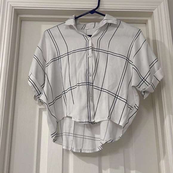 Cropped Button Up - Picture 3 of 3